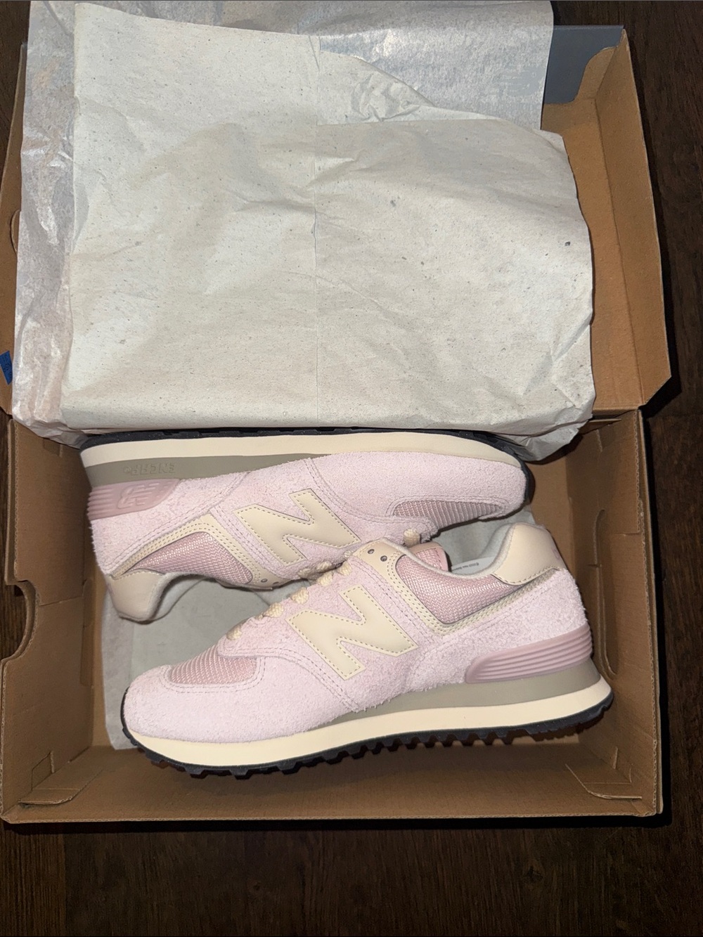New Balance Women’s Classic Runner - Light Pink & Cream